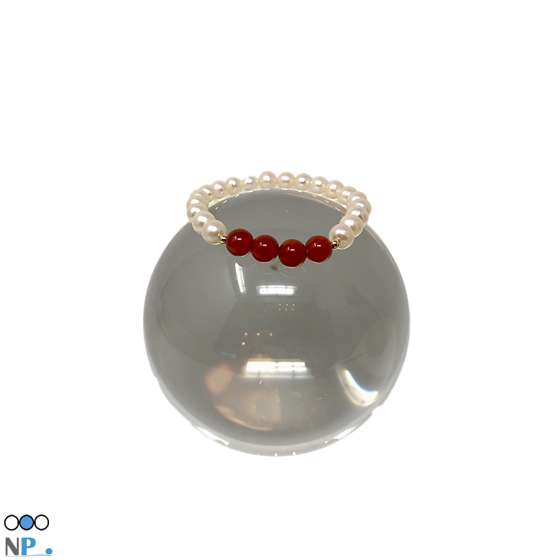 Bracelet chic compose de pierres fines Agate rouge et perles de culture eau douce et billes en or 18k 
